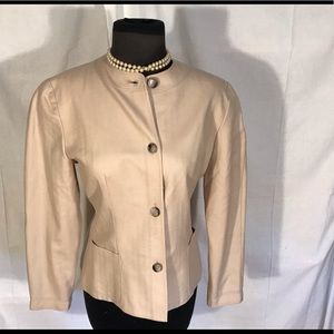 Christian Dior classic wool camel blazer. 8